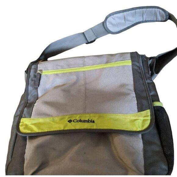 Columbia Diaper Bag Messenger Style - Picture 1 of 6